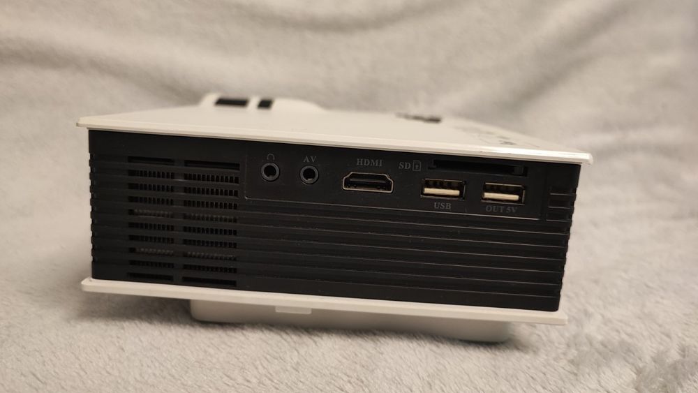 PS4+,волан с педали+12 игри+ДВА ДЖОИСТИКА+ПРОЖЕКТОР