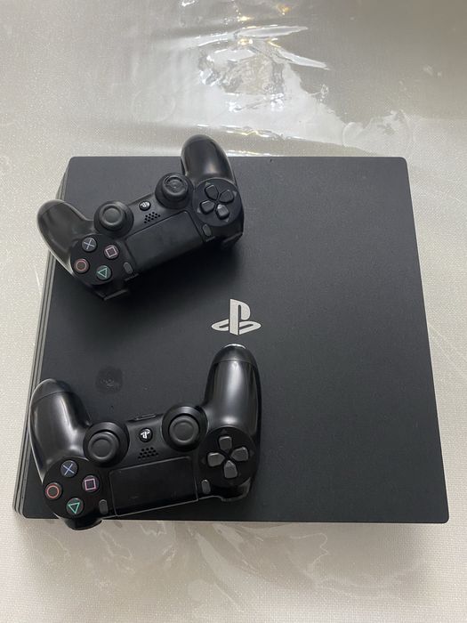 Продается PS4 в отличном состоянии