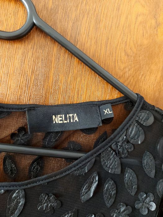 Елегантна черна рокля