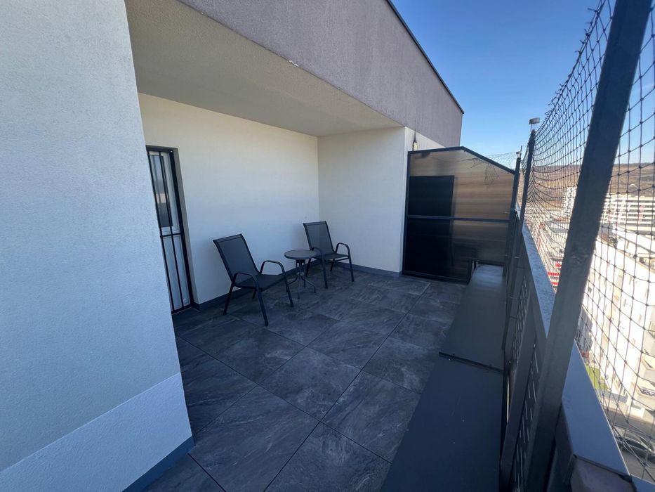 Inchiriez apartament 3 camere,parcare subterana, zona BMW VIVO