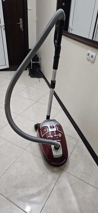 Прахосмукачка Rowenta  модел RO591301 мощна и много тиха