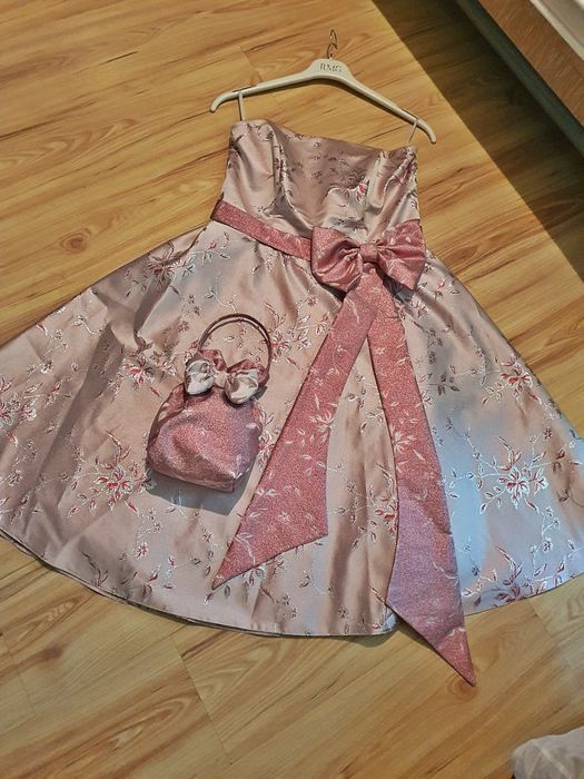 Официална рокля с подарък чанта абитуриентски бал