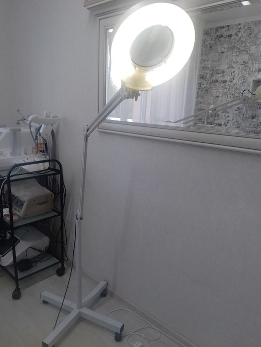 Косметологическая лупа