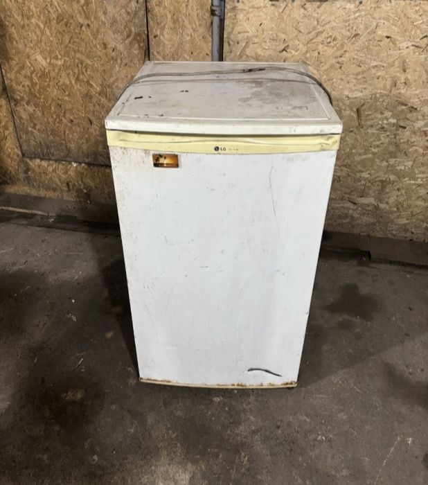 Отдам холодильник бесплатно !