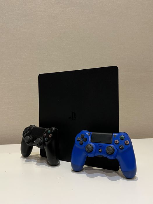Ps4 slim на 1 терабайт с двумя джойстиками идеал не вскрывалась
