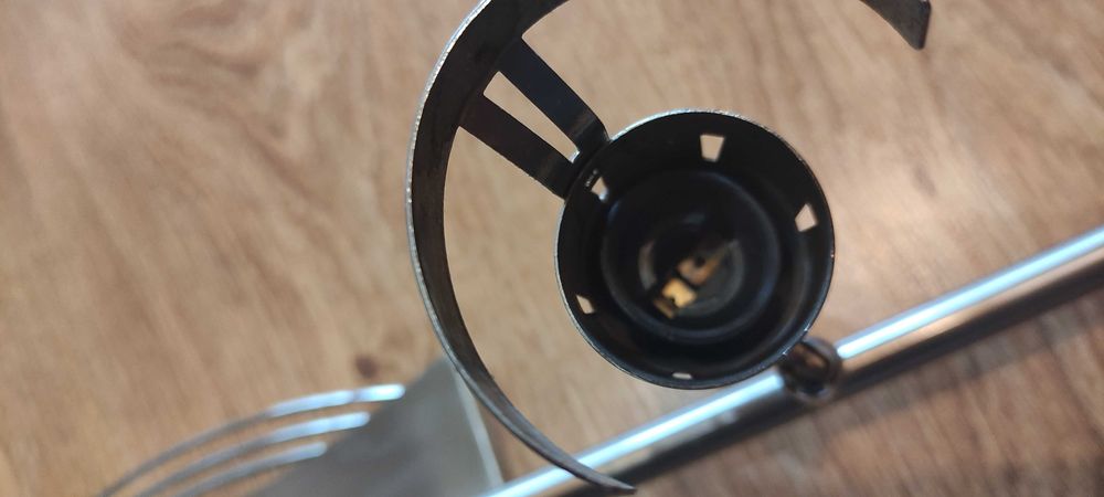 Осветителен спот пръчка с 4 крушки