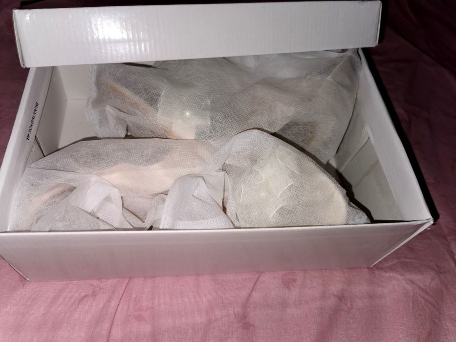 Sandale noi marimea 38