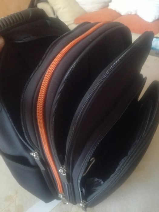 Vând rucsac doi în unu