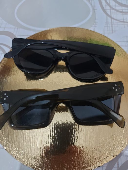 Очки солнцезащитные.