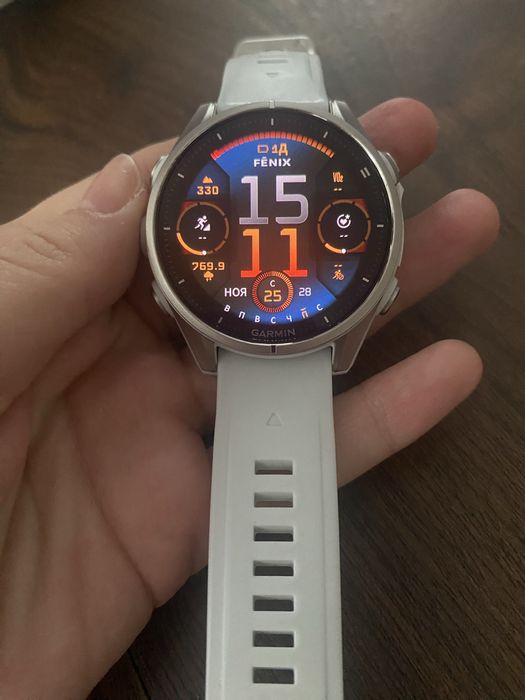 Часы Garmin Fenix 8