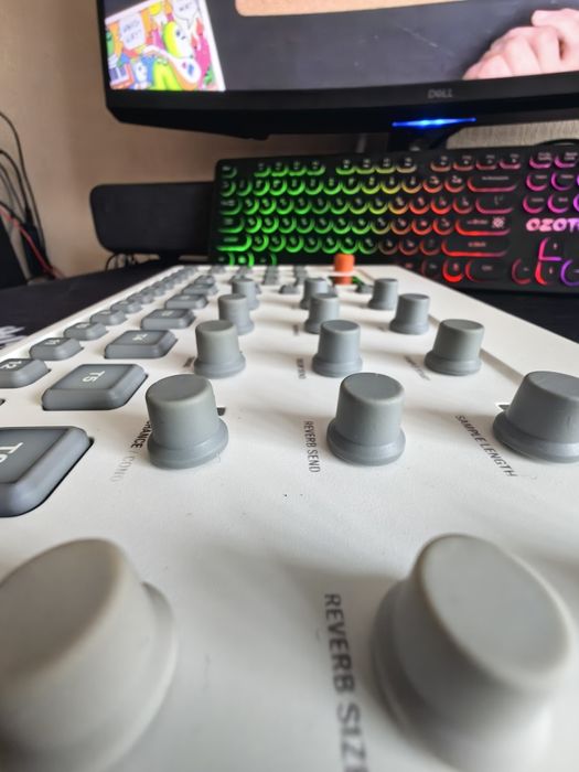 Elektron Model Sample