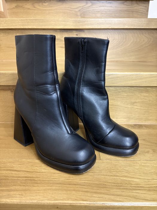 Дамски ботуши на ток