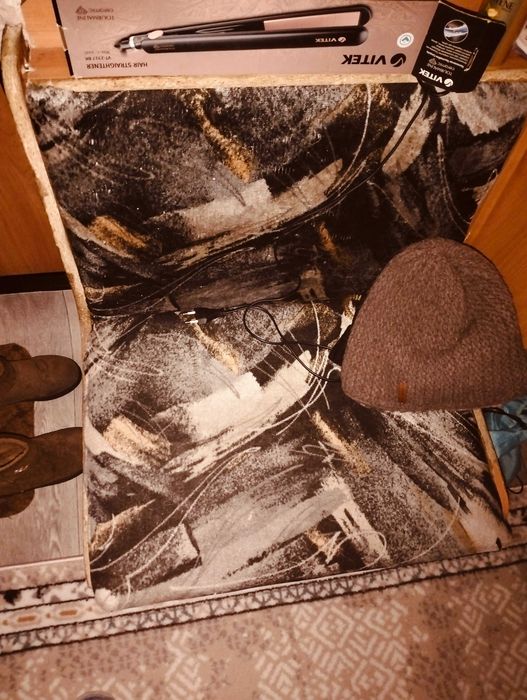 Стол письменный.