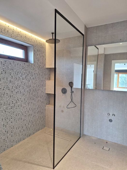 Instalare și reparare uși de sticlă și uși de duș