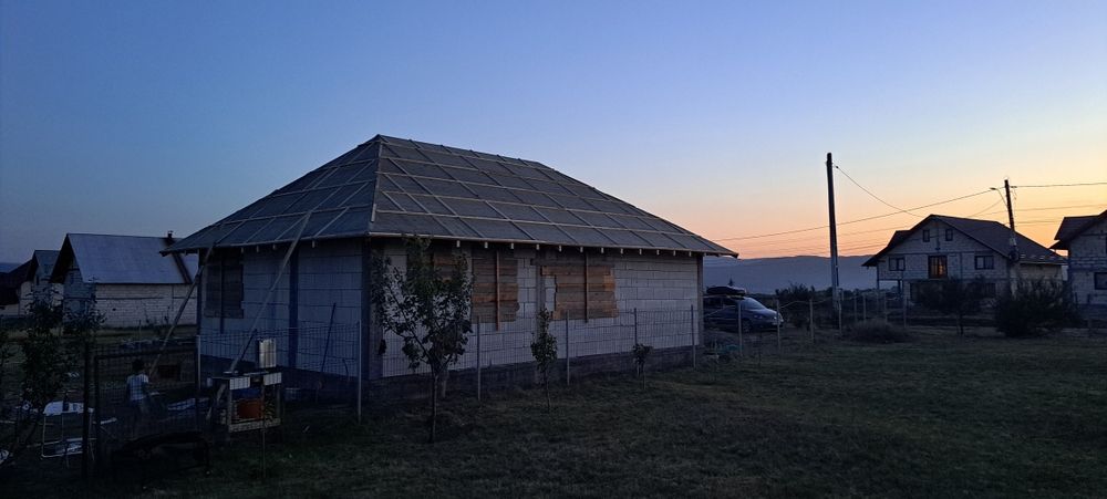 Vand Casa in Berchisesti-SV