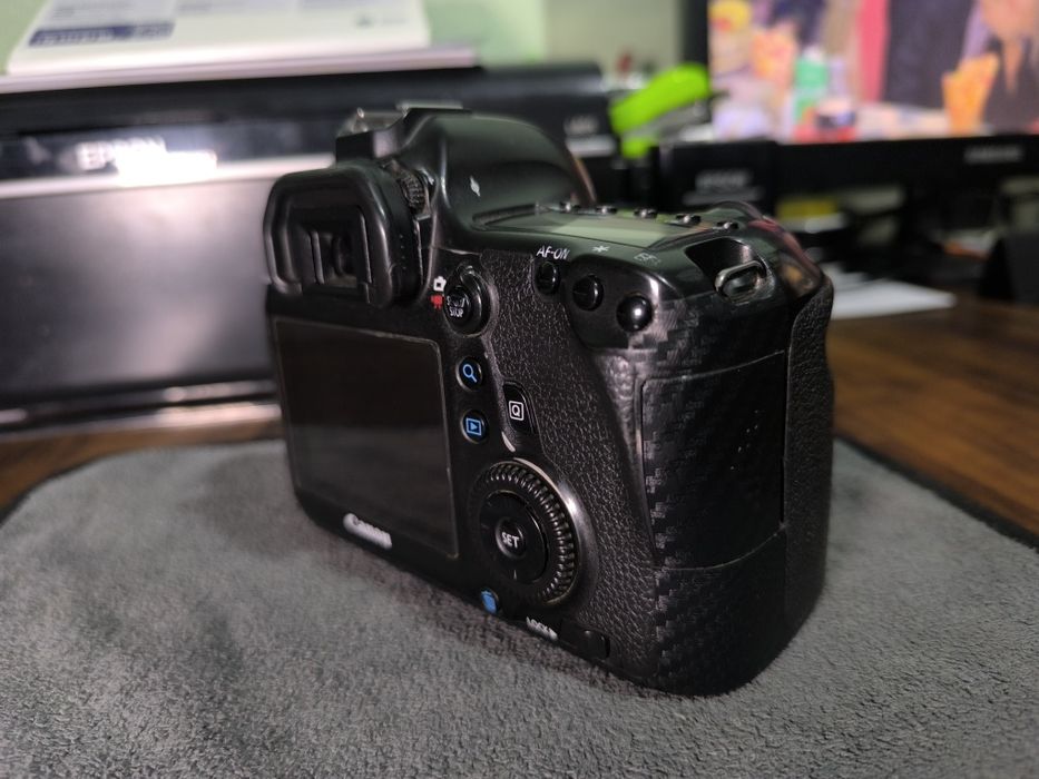 Canon 6D.  Body Tez sotiladi