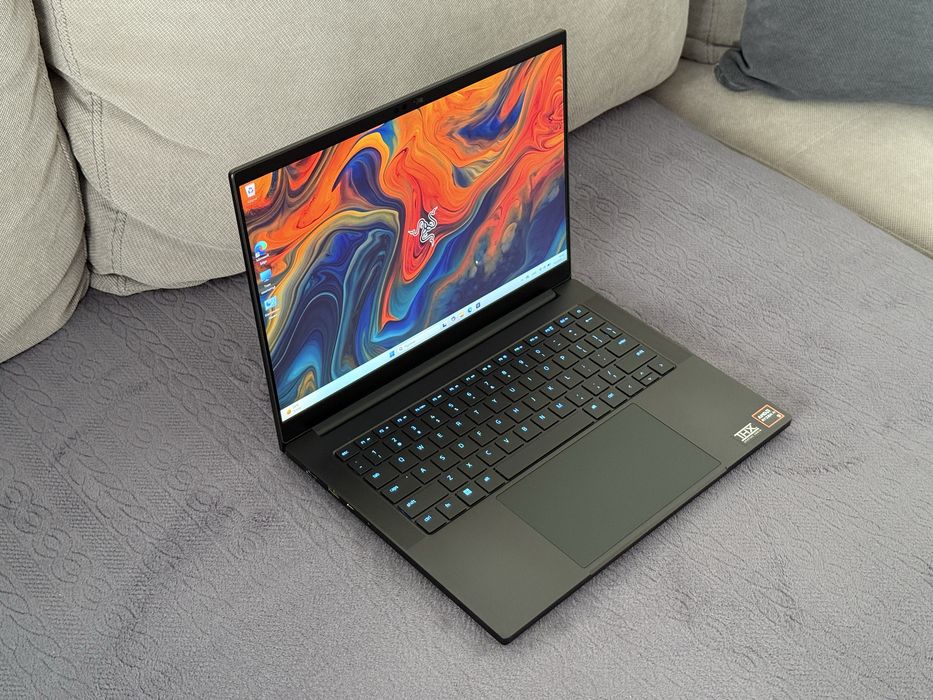 Геймърски Лаптоп 14’ QHD 240 Hz RTX 4070 8GB Ryzen 9-8945HS Razer Blade 14 32GB DDR5 1TB SSD