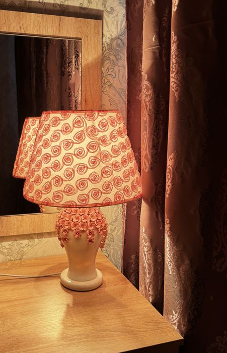 Настольная лампа