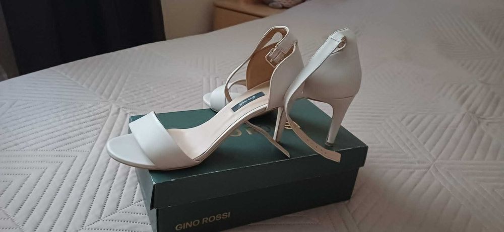 Дамски сандали Gino Rossi, размер 39