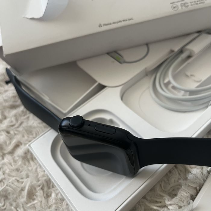 Apple watch SE 44mm New