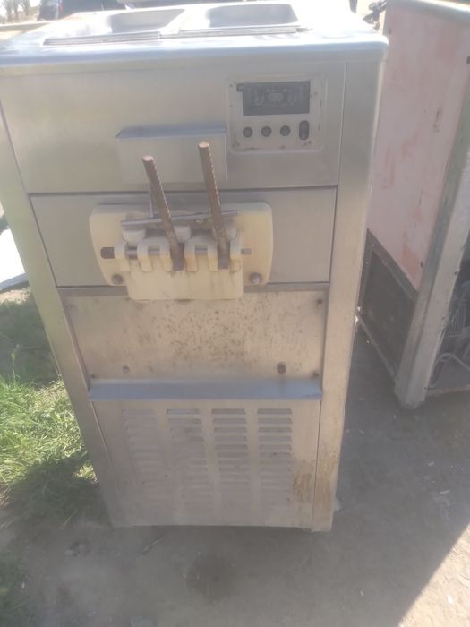 Muzqaymoq apparatlar sotiladi 3tasi 10 mln so'm kelishamiz.