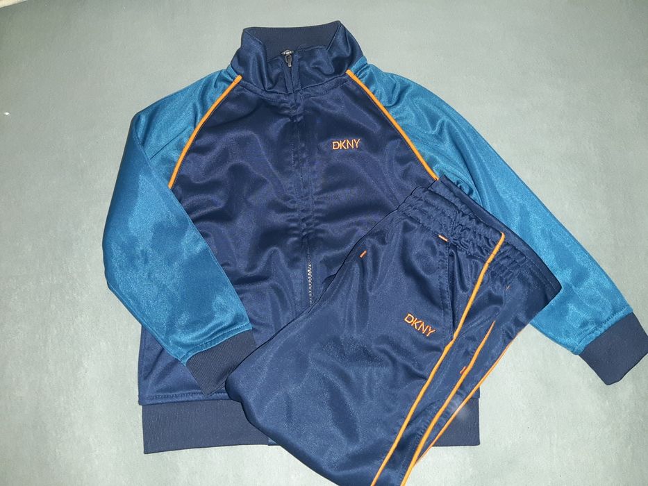 DKNY trening mărimea   98