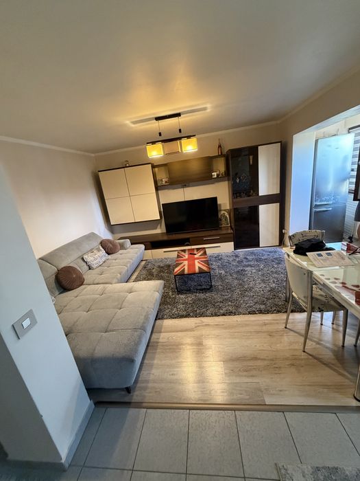 Apartament 2 camere zona 9 mai