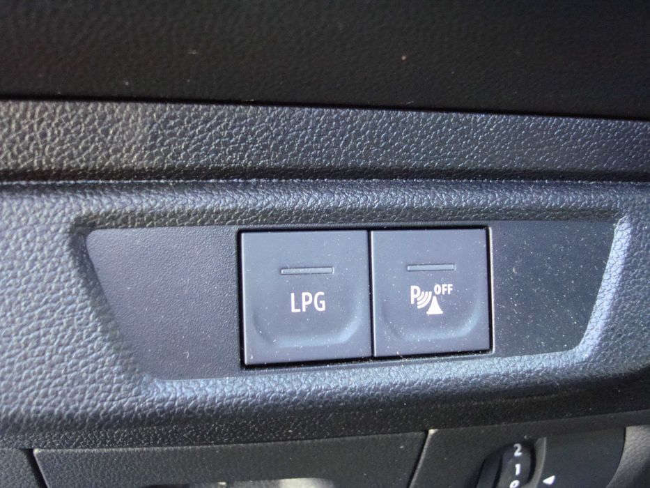 Дачия Stepway!!! Газ!!! Kато нова!!!