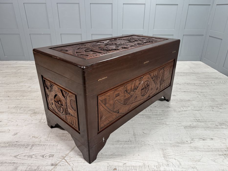 Сандък масив, дърворезба К068