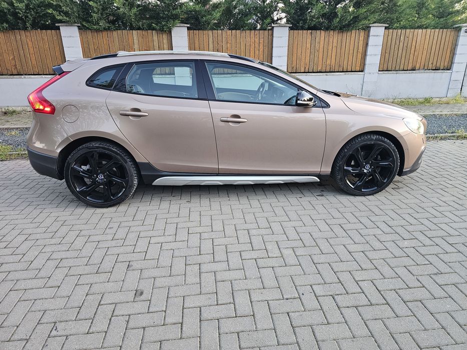 Volvo V40 cross country