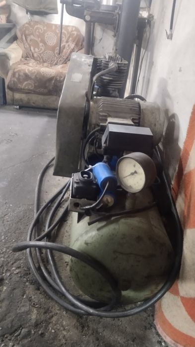 Продам компрессор