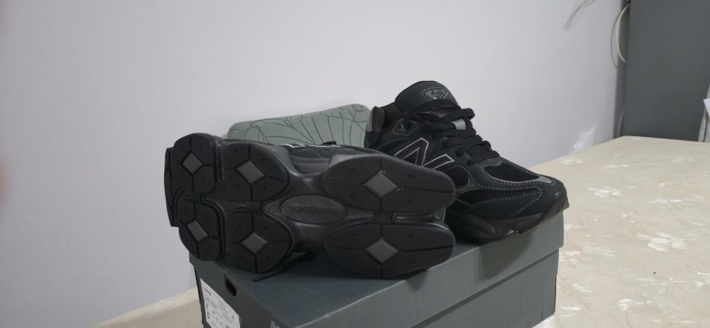 New Balance 9060