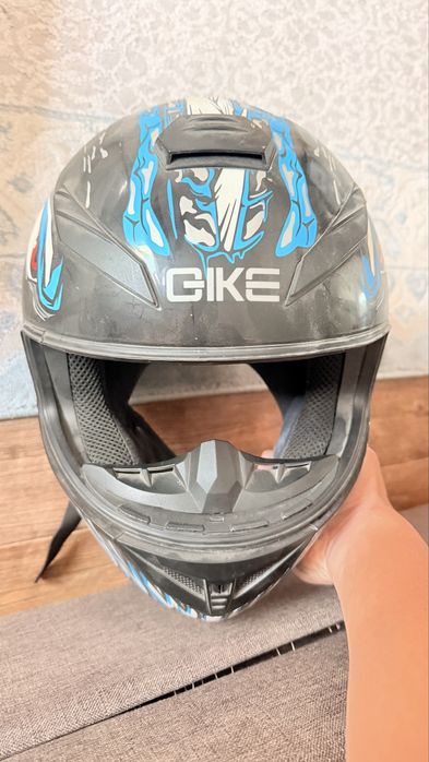 Продам мото шлем QIKE