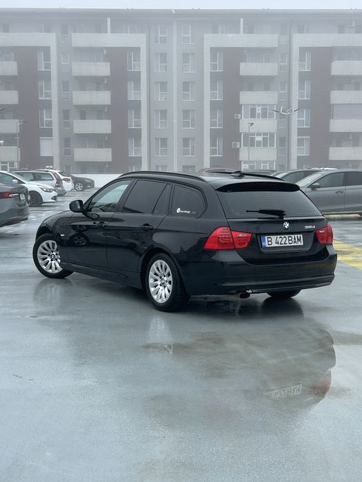 BMW Seria 3 E91 318d – 2010 | Automată | Trapa panoramică