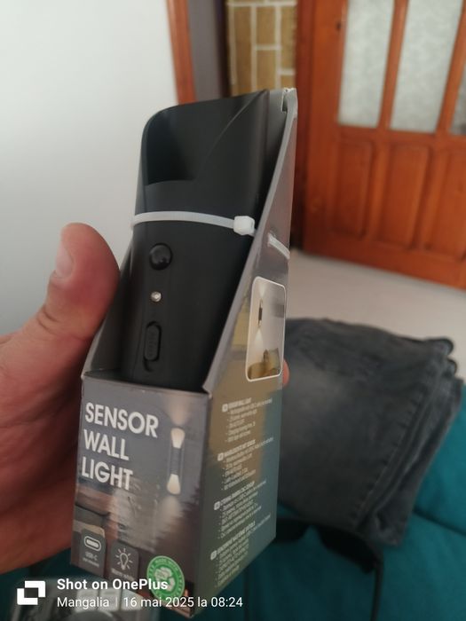 Lampi cu acumulator reincarcabile si senzor de miscare