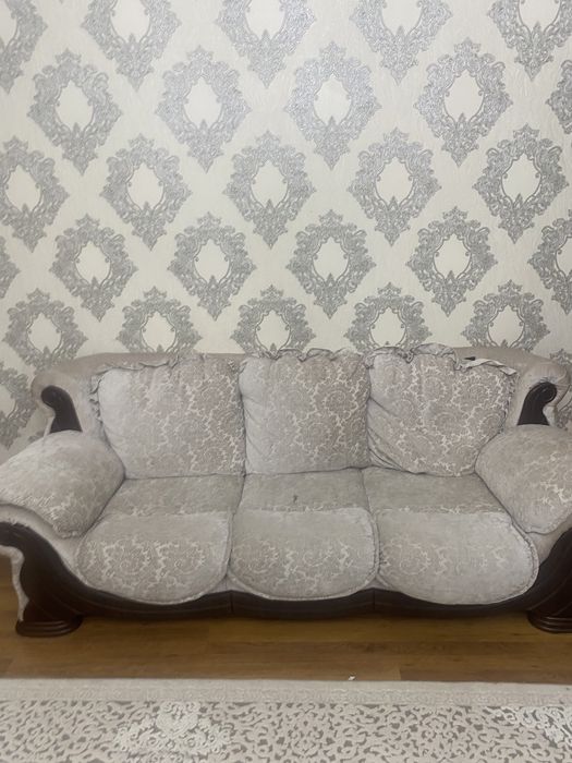 Диван Б/у 2 дивана и 1 кресло