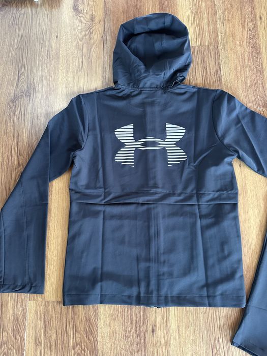 Мъжки,шушлеков,черен екип Under Armour с щампа на гърба