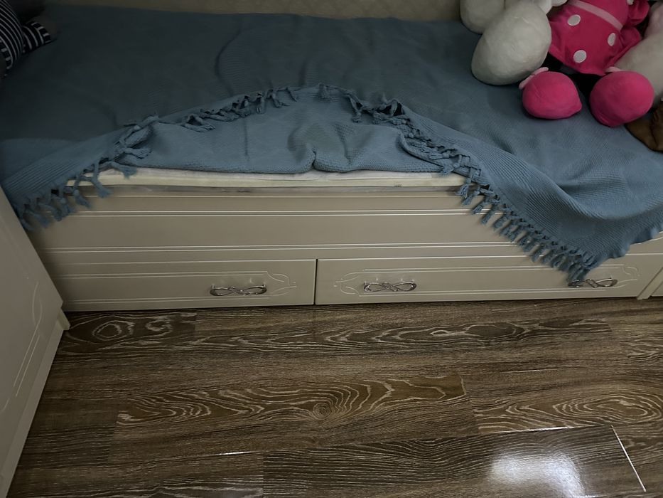 Двухярусная кровать