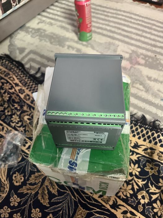 MiCOM P211 от Schneider Electric.