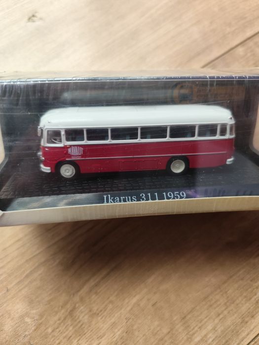 Autobuze scara 1.72