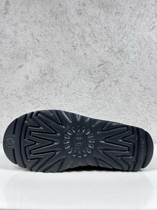 UGG Classic Maxi Toggle Boot Black