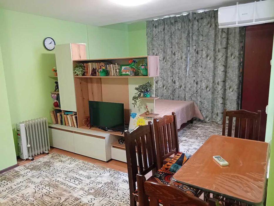 Дава се под наем Двустаен апартамент в Варна, Окръжна болница - 45 кв.м за 43.35 € - Снимка #1