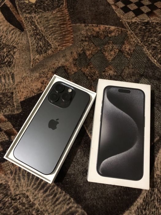 Айфон 15 про.