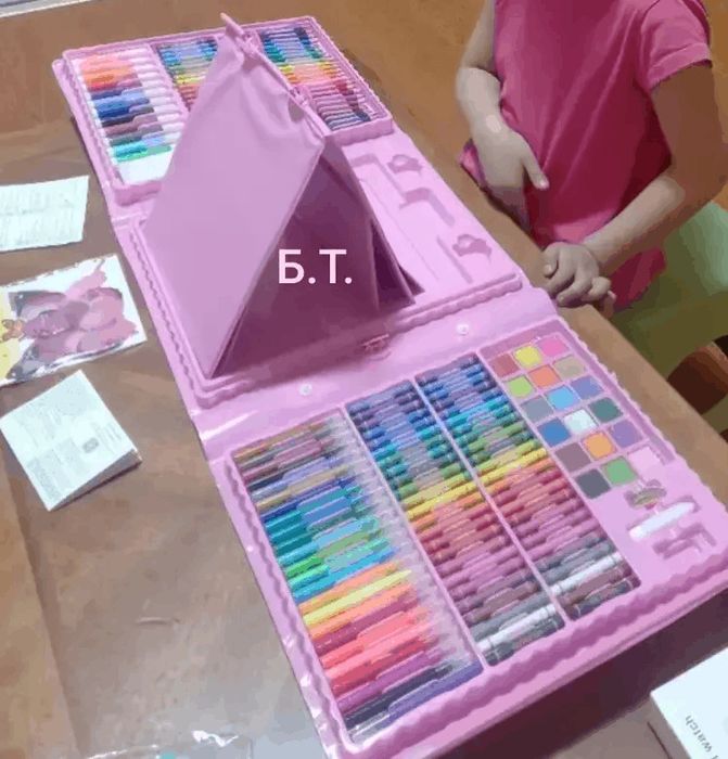 Детски комплект за рисуване в куфар от 208 части / Цвят: Син, розов. /