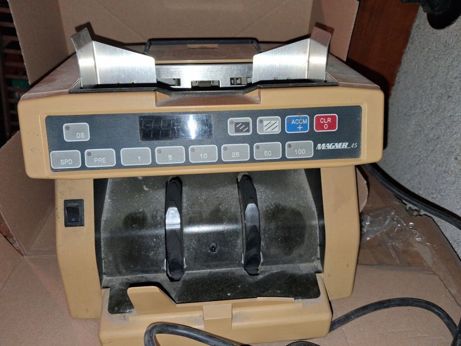 Продавам банкнотоброяча машина