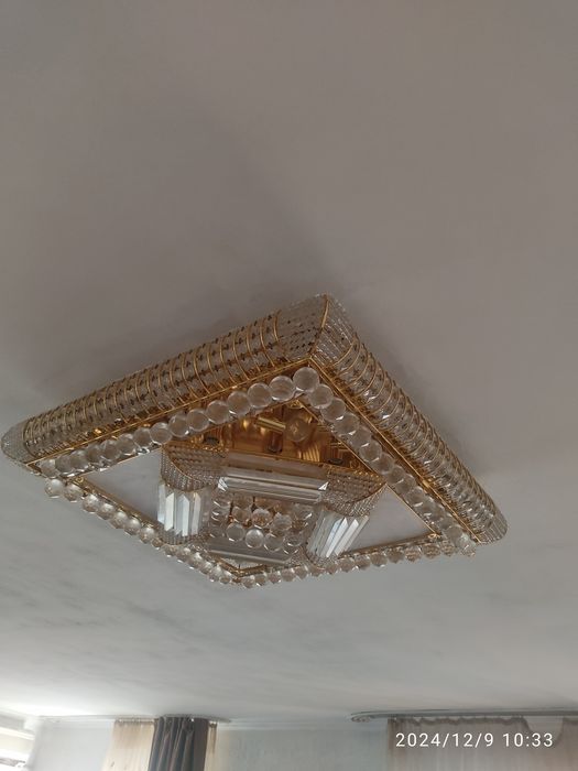 2  большие люстры