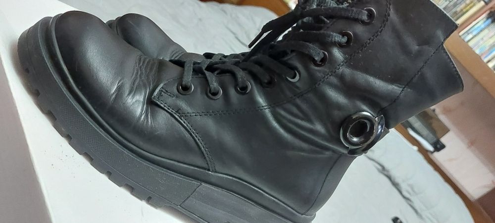 Дамски боти от естествена кожа номер 39