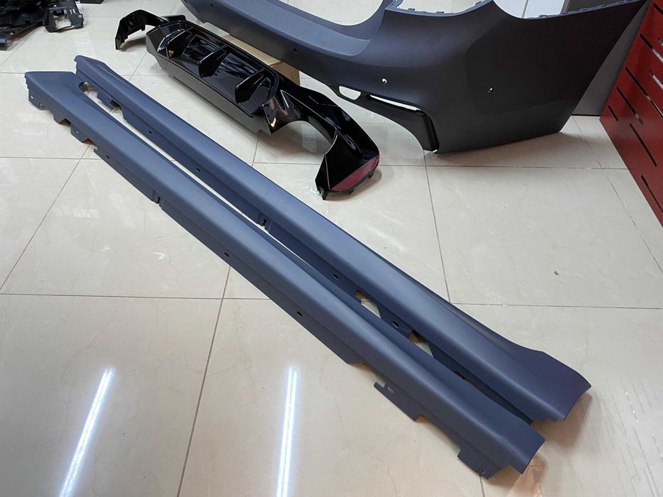 Praguri Laterale Model Mtech compatibil cu BMW G30 G31 2017+