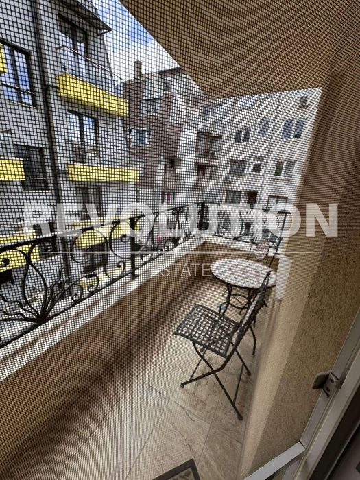 Дава се под наем Двустаен апартамент в Варна, Център - 55 кв.м за 575 € - Снимка #4