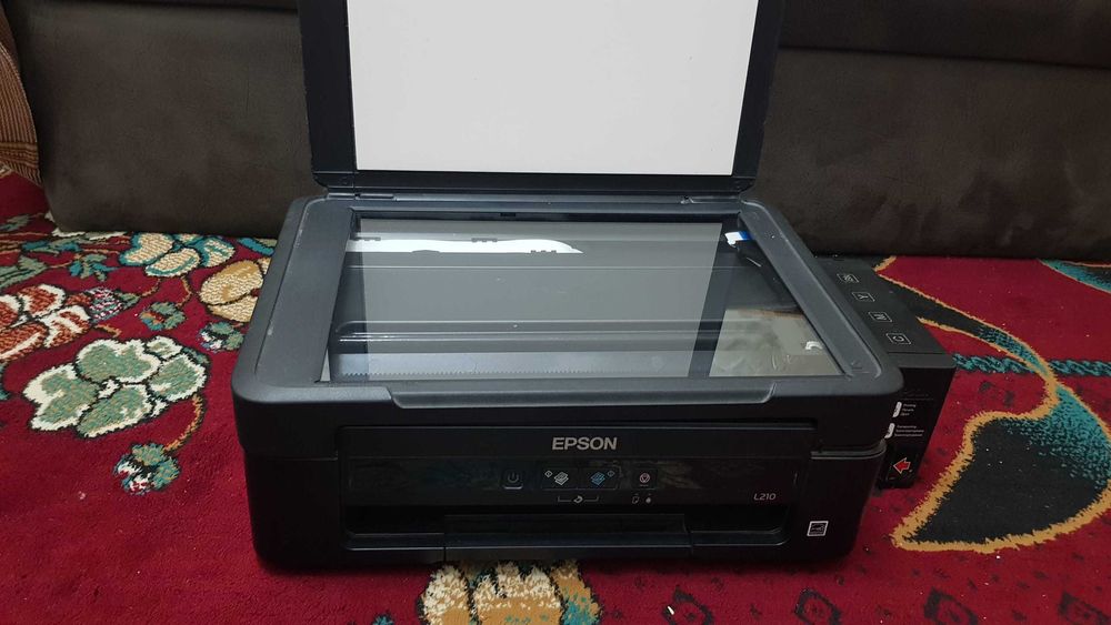 Мфу Epson . Принтер, сканер, ксерокс